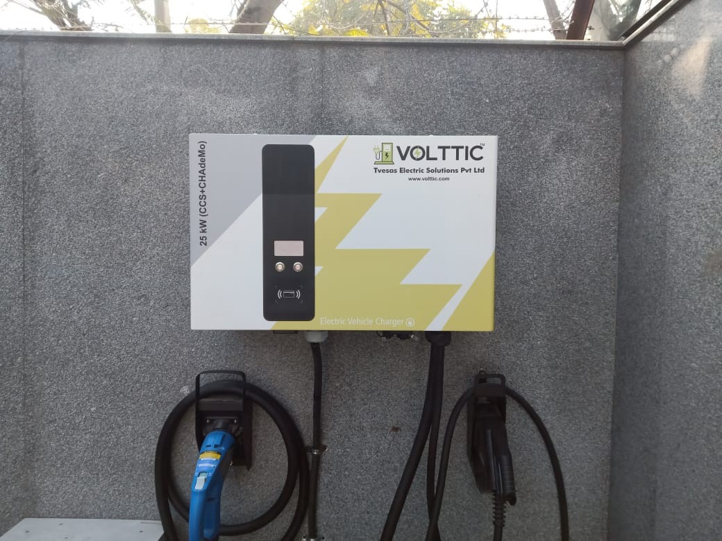 Volttic added DC fast CCS2 & CHAdeMo EV charger at Gurgaon